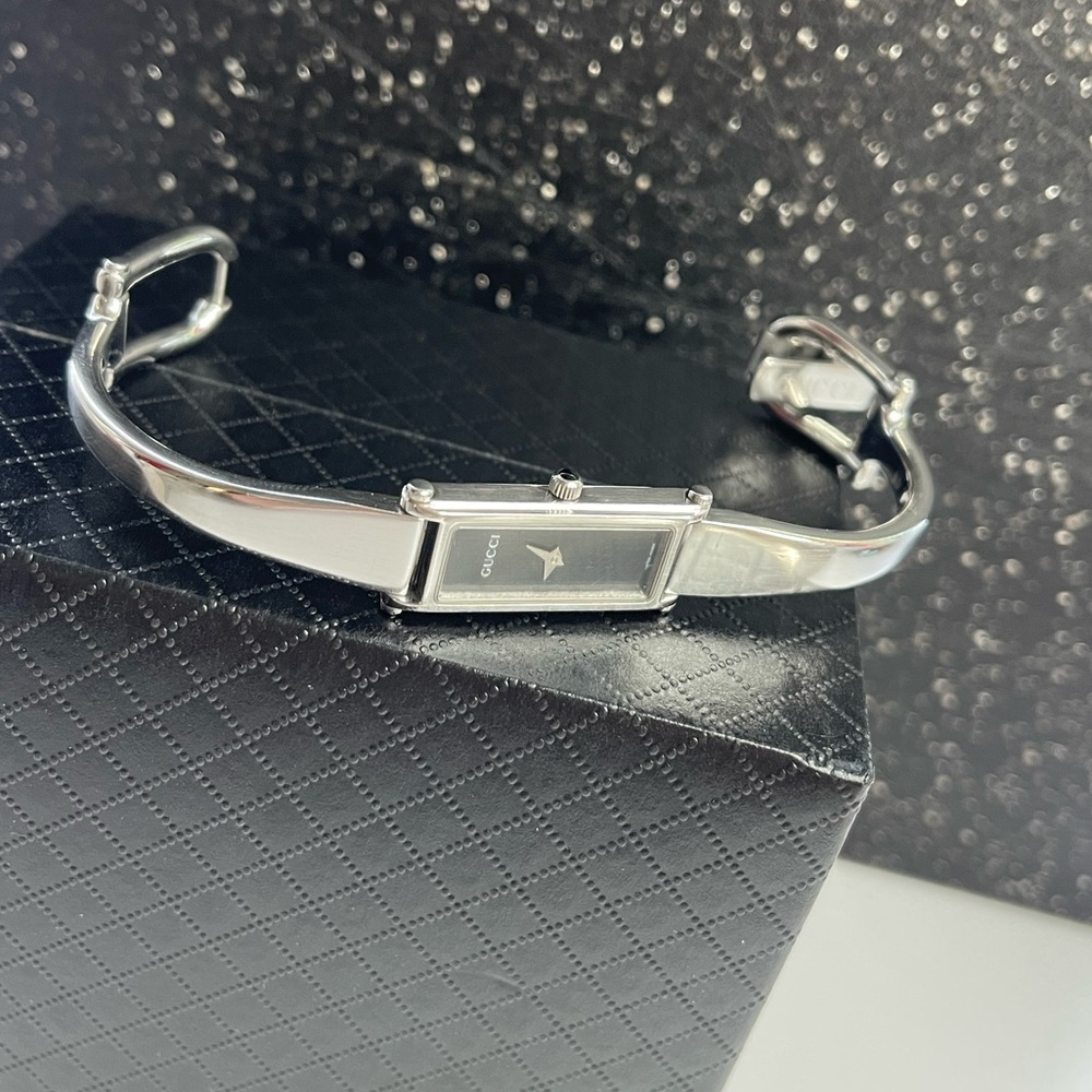 SOLD🔵🔵🔵Gucci 1500L Vintage Swiss Watch